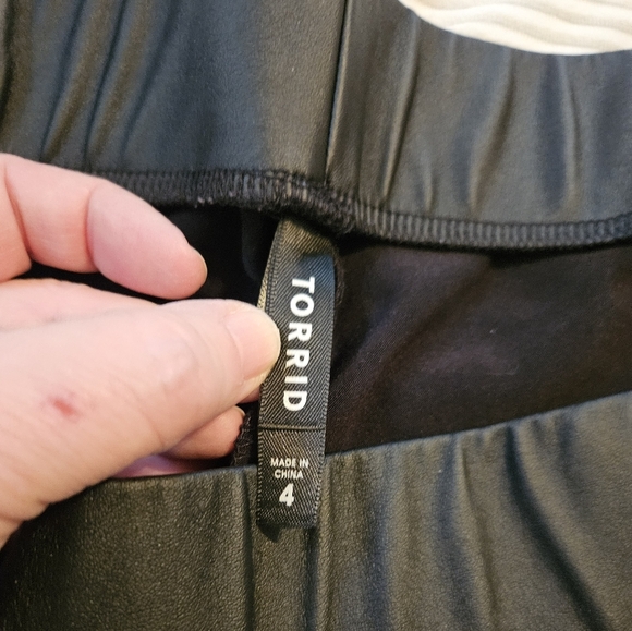 Torrid Black Faux Leather Quilted Leggings. Size 4 - Picture 4 of 6